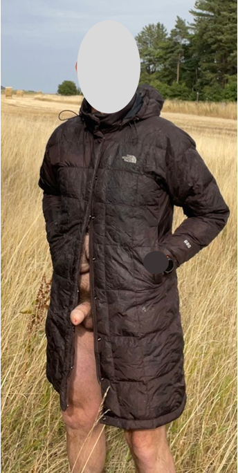 masterindown's tweet photo. another lovely day for a stroll in the countryside #pufferjacketfetish #cumonmynorthface #downcoatfetish https://t.co/RF6BpW9n0f
