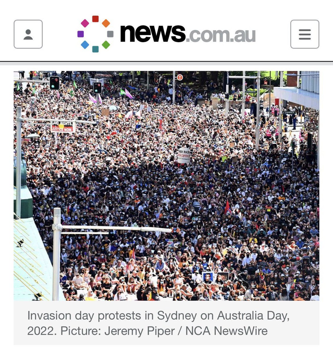 NoticerNews's tweet photo. Media Shame File:

Australia's biggest news website has been caught lying to readers about the size of anti-Pauline Hanson protests by using a crowd photo from 2022. https://t.co/2NPlLRorcF