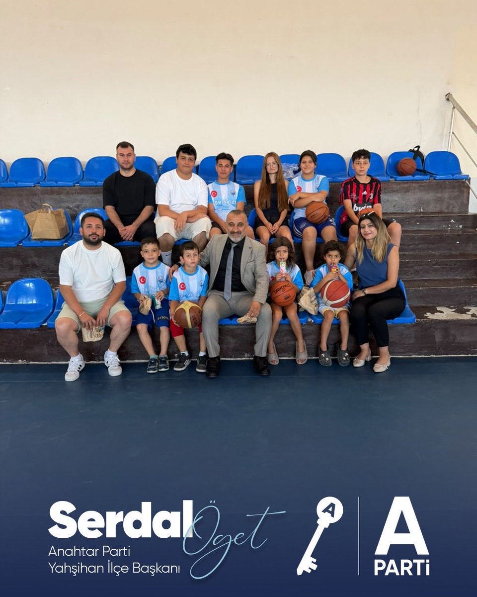 SerdalOget's tweet photo. Bugün Yahşihan Spor Kulübümüzün kıymetli çocuklarıyla bir araya geldik. Onlarla sohbet ettik, birlikte güzel vakit geçirdik ve ikramlarımızı paylaştık.

Çocuklarımızın sporla büyümesi, hayallerinin peşinden gitmesi ve geleceğe güvenle hazırlanması bizim için çok değerli. Spora, sporcuya ve gençlerimize her zaman destek olmaya devam edeceğiz.

Çünkü inanıyoruz ki gençlerimize yapılan yatırım, geleceğimize yapılan yatırımdır.