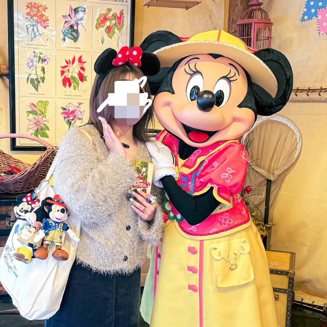apoomaru__'s tweet photo. 1日10ループ以上するくらいミニーマウスが大好きなの🈂️ https://t.co/0HoofLvZ2M
