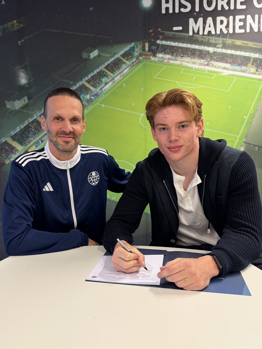godset's tweet photo. Vi ønsker Erik Ingebrethsen velkommen til Strømsgodset! 👋🏼

✍🏼 Den 19 år gamle spissen har signert en avtale med klubben ut 2028-sesongen. 

Les mer her 📲 https://t.co/qFtWJ4nlK3 https://t.co/vlmBwBeKOQ
