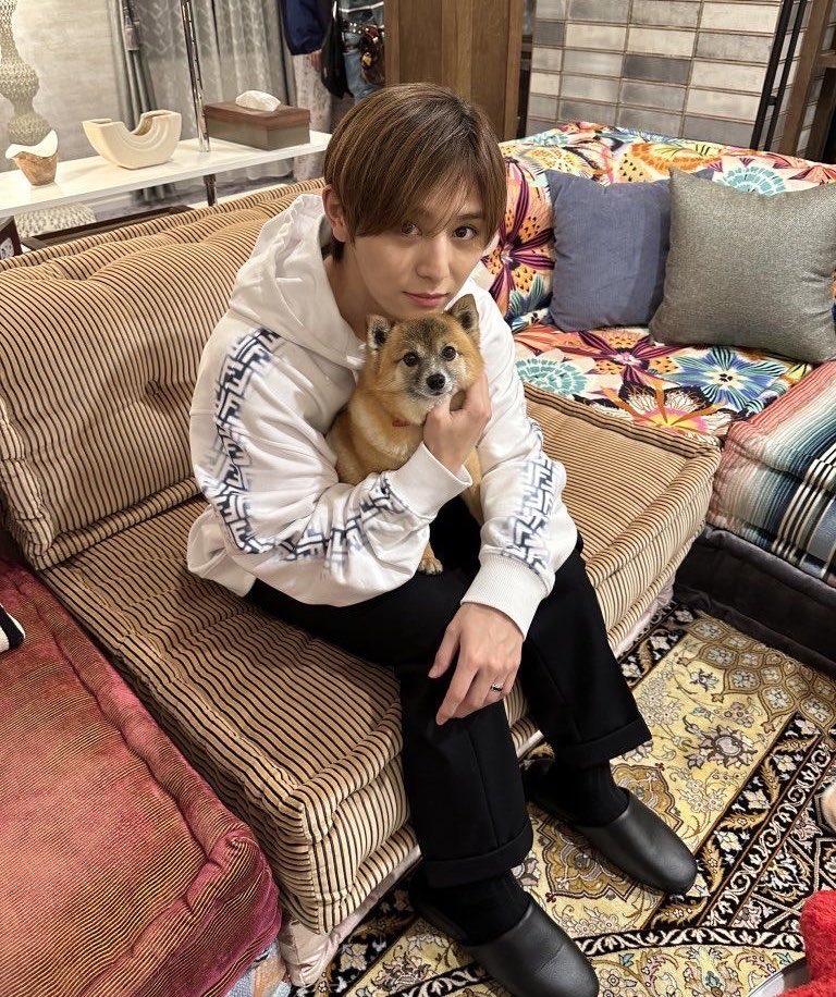 Ryus059's tweet photo. 日に日にフォロワー増えてくけど… 勘違いしてそうな人も居そうだからもう一度書いとくけど本人無関係だからね？独り言垢だから。もし誤解してそうな人は… ごめんね、フォロー外させて貰う。本人意識の低い山.// 田なのにいいねやリプありがとうー、泣く。 https://t.co/sreJYjGbnB