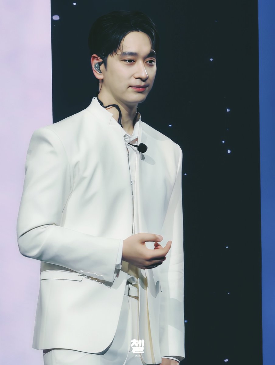 cherie_cpfl's tweet photo. 든직하고 잘 생긴 막내 찬성이 
#2PM
#황찬성
#CHANSUNG
#THE_RETURN_in_INCHEON https://t.co/rhINYAFOf8