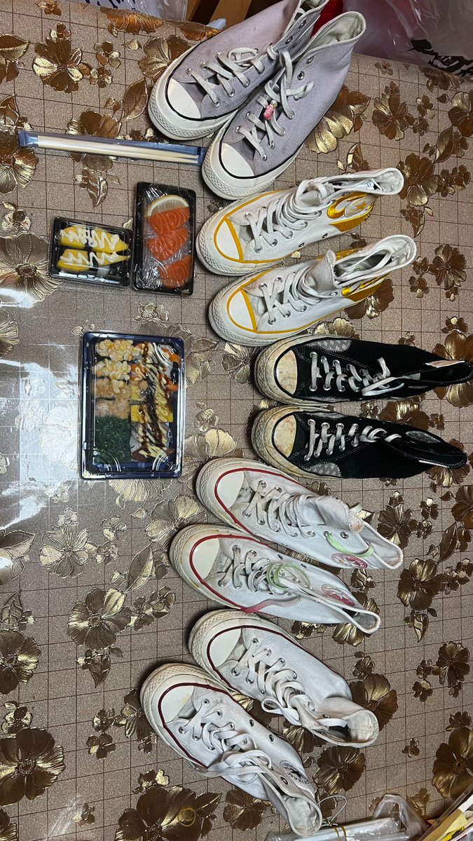 Luisx_ion's tweet photo. #converse #匡威控 #帆布鞋 https://t.co/E0plj2pgkD