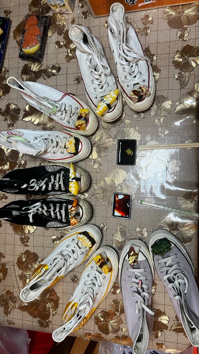 Luisx_ion's tweet photo. #converse #匡威控 #帆布鞋 https://t.co/E0plj2pgkD