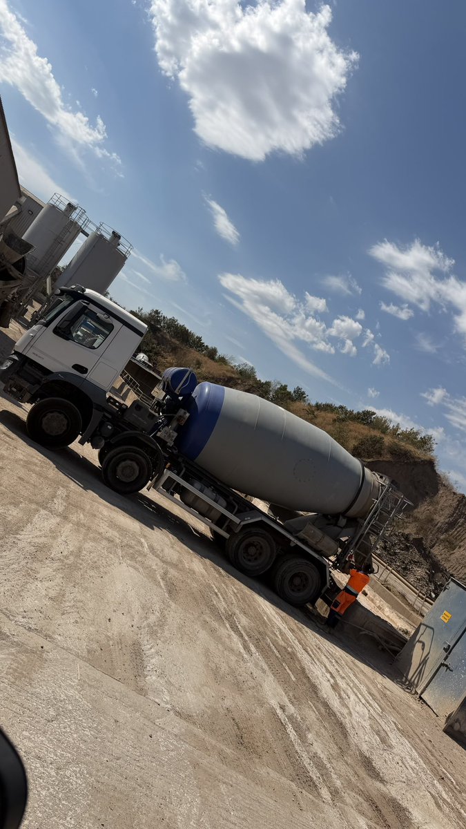 myles_premium_'s tweet photo. Did somebody say HS2 contract? ⛽️ #PFC https://t.co/HioaKTJteZ