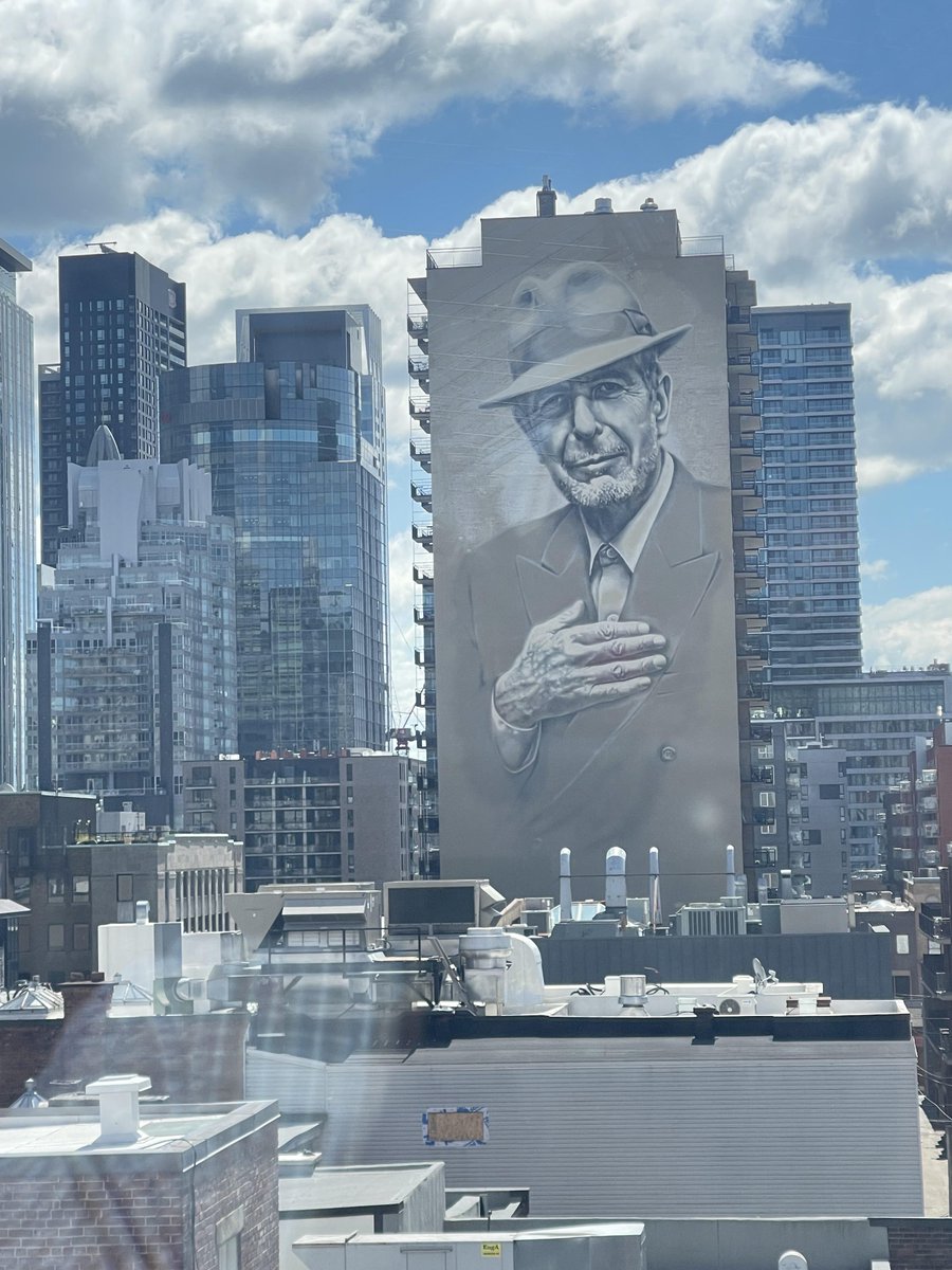 frozenreeds's tweet photo. RIP Anthony Bourdain. Thank you Toronto for honoring the great man. https://t.co/kbCWIsZ7f6