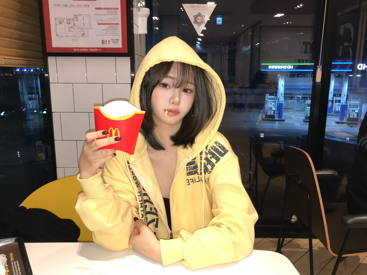 kucha36936's tweet photo. I Miss you💛 https://t.co/L6PDwUzer9