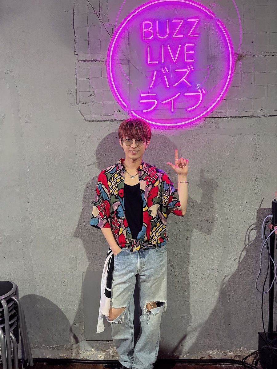 ryusei_h1102's tweet photo. 今日は

渋谷T.M.J×KID BANG 
ありがとうございました！！🥰✨️

数日前にBBQしたメンツと
こうやってライブできて幸せでした🎶

キドバンももうすぐワンマンなので
ぜひ遊びに行ってみてください🔥

今日は来てくれたみんなほんとに
ありがとう𓁍

#ツーマンライブ https://t.co/ihCa04H20M