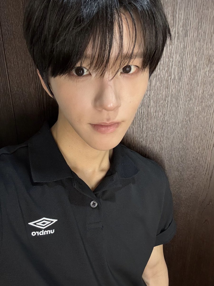 yudaeizz's tweet photo. semoga umbro memenuhi lemari kamarmu https://t.co/vV2W6pbBi8