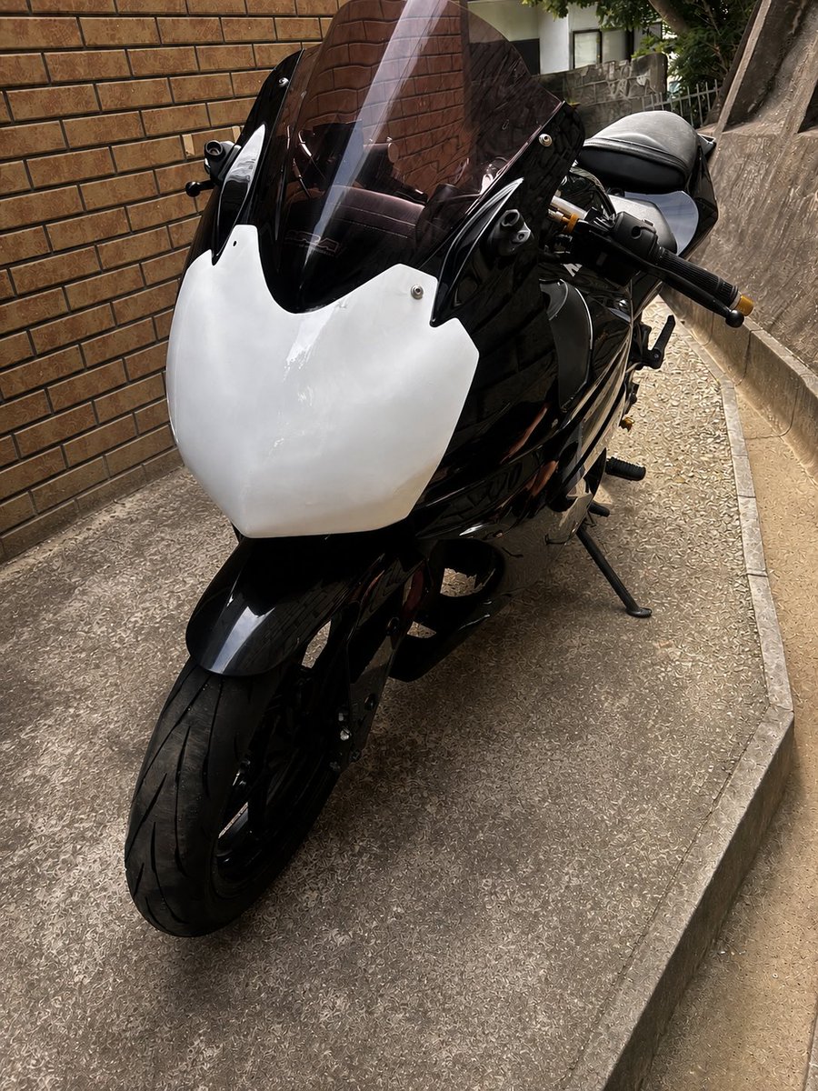 hato_1_2's tweet photo. 寝かしてたninjaをサーキットエンジョイ用にしてるけどなかなか作業進まないな https://t.co/mvcsHnsZUG