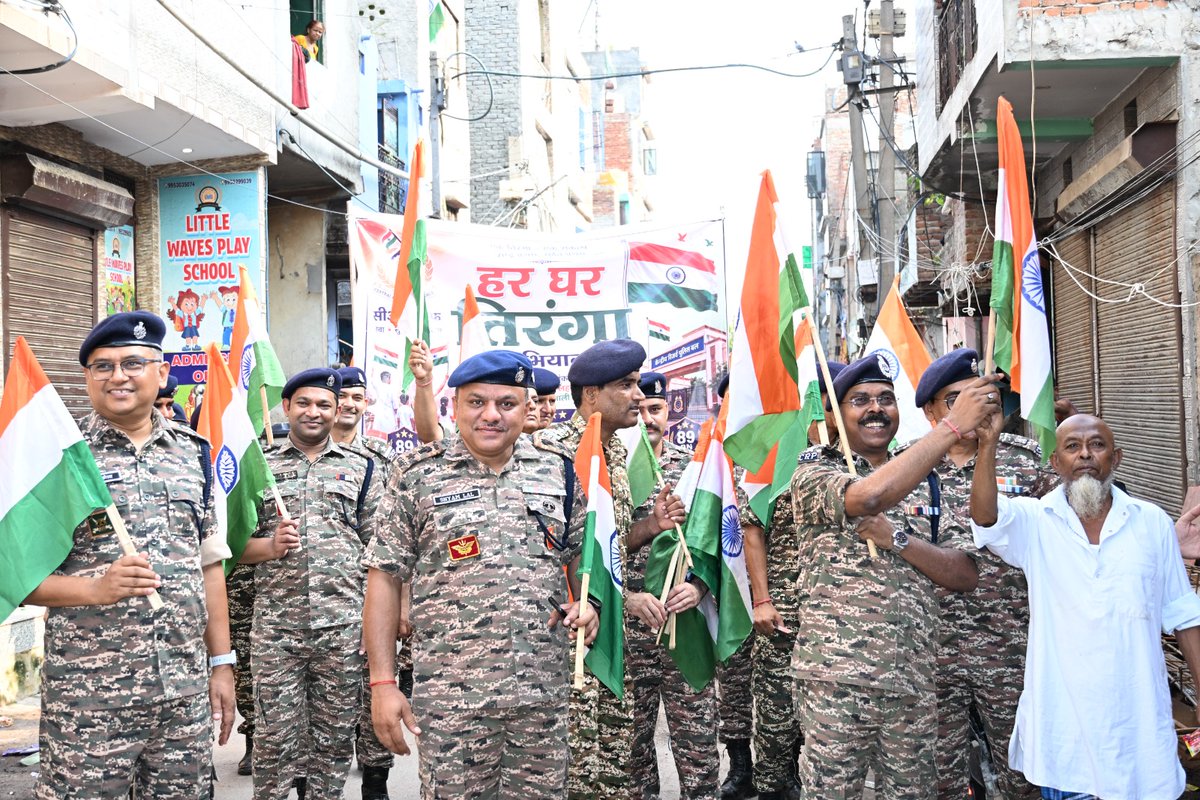 Crpf89bn's tweet photo. Today, all officers and jawans of 89 BN CRPF, Bawana, Delhi, participated in the 'HAR GHAR TIRANGA' event with enthusiasm and patriotic fervour bike rally and foot march was organized at Bawana, Delhi. https://t.co/Tffv6GyIlP