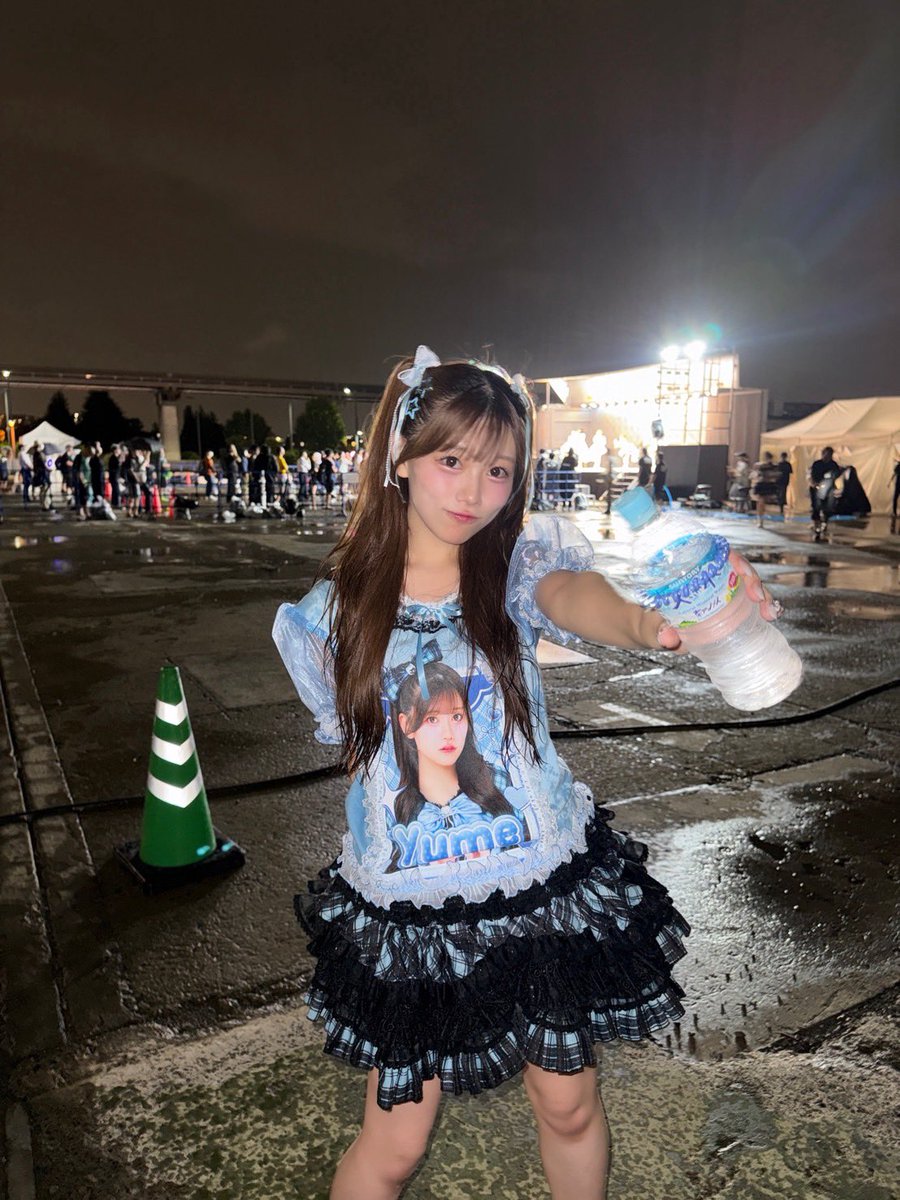 yume_o__pls's tweet photo. 放水ライブ🫧たーのしかったー🥹沢山お水かけてごめんね🩵笑

平日夜ですが楽しみにしていたイベントだったので来てくれて嬉しかったです߹𖥦߹
次の機会ではもっと沢山のファンの方にかけたい🎶笑

アレンジTシャツもお披露目できました!!今日来られなかった方にもリベンジして欲しいな…🩵ྀི😭 https://t.co/EN9P0TMa09