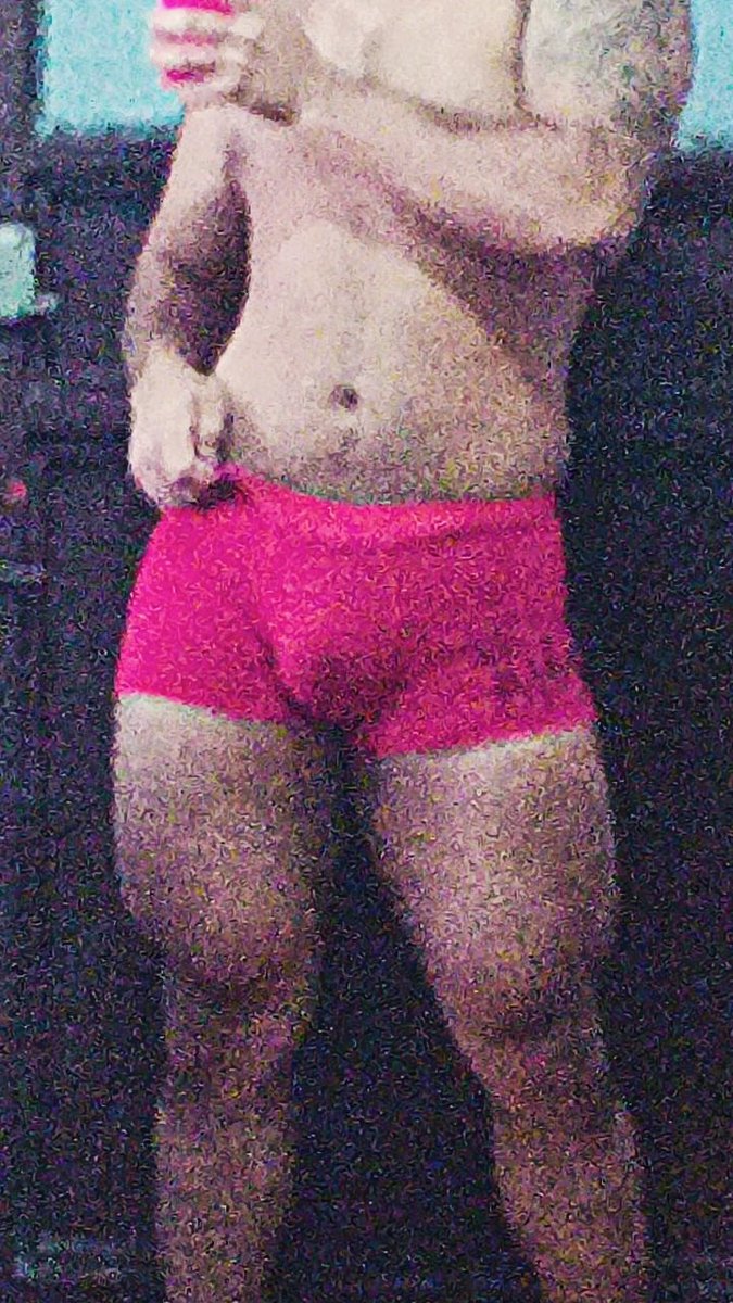 _play_boybunny's tweet photo. leg day’s been paying off https://t.co/8IkHImk0db
