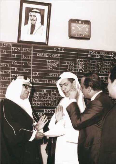 Kwt3sa179's tweet photo. #عقيل_سكول 

هل من شخص يملك خبرة تزيد عن 50 عام في السوق
نعم وله رأي في التحليل الفني 💔
#الذهب
جريدة القبس 2009
رأي مالي
ما جدوى الاستثمار الطويل الأجل؟ .. القصير الأجل أثبت جدوى أفضل!
كتب عبدالحميد منصور المزيدي :

كان المستثمرون فيما مضى يبنون استمثاراتهم على اساسيات https://t.co/JbkaSrO0yk