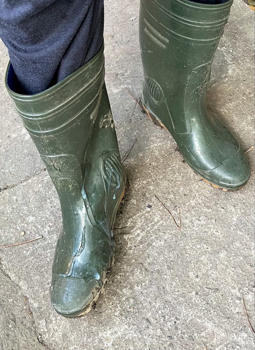 MW192837456's tweet photo. 皇力牌雨鞋-綠 https://t.co/SrQEd4yZ4Z