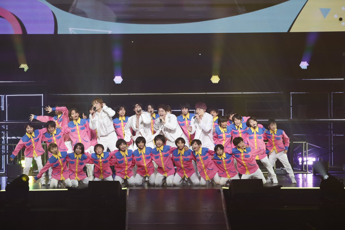 oricon's tweet photo. ふぉ〜ゆ〜、11月11日に
“条件付き“CDデビュー決定❗️
結成15周年ライブでサプライズ発表🎊

「平均年齢39.5歳」
テイチク・インペリアルレコードからCDデビュー
https://t.co/auUdgFiBr3

メンバー
福田悠太、越岡裕貴、辰巳雄大、松崎祐介 https://t.co/xtrKMy6Dw0