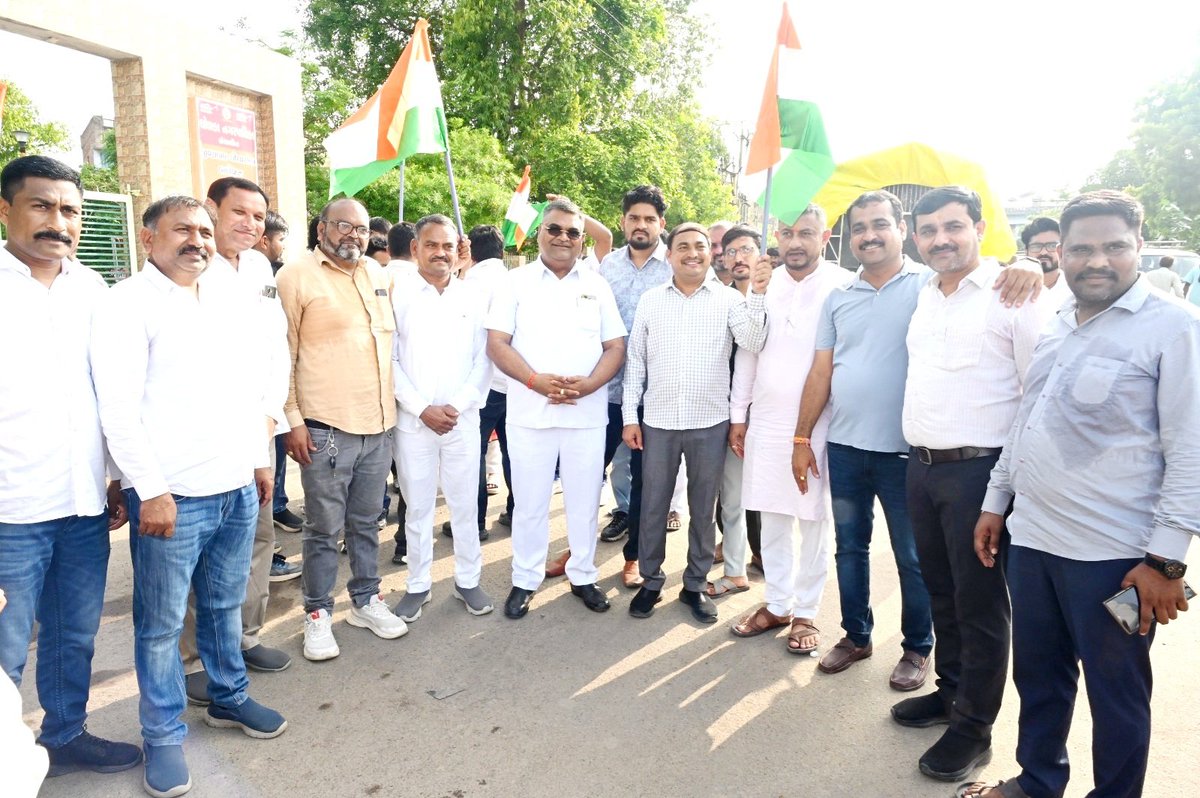 BJPKiritsinh's tweet photo. આ તિરંગા યાત્રા માત્ર એક યાત્રા નહીં, પરંતુ રાષ્ટ્રગૌરવ, એકતા, અખંડિતતા અને શૌર્યનો મહોત્સવ બની રહી. દેશની સરહદોની રક્ષા માટે સર્વોચ્ચ બલિદાન આપનાર વીર જવાનો અને સ્વાતંત્ર્ય સેનાનીઓના શૌર્યને નમન સાથે, તિરંગાના સન્માન ++ https://t.co/yS5SbBgx5e