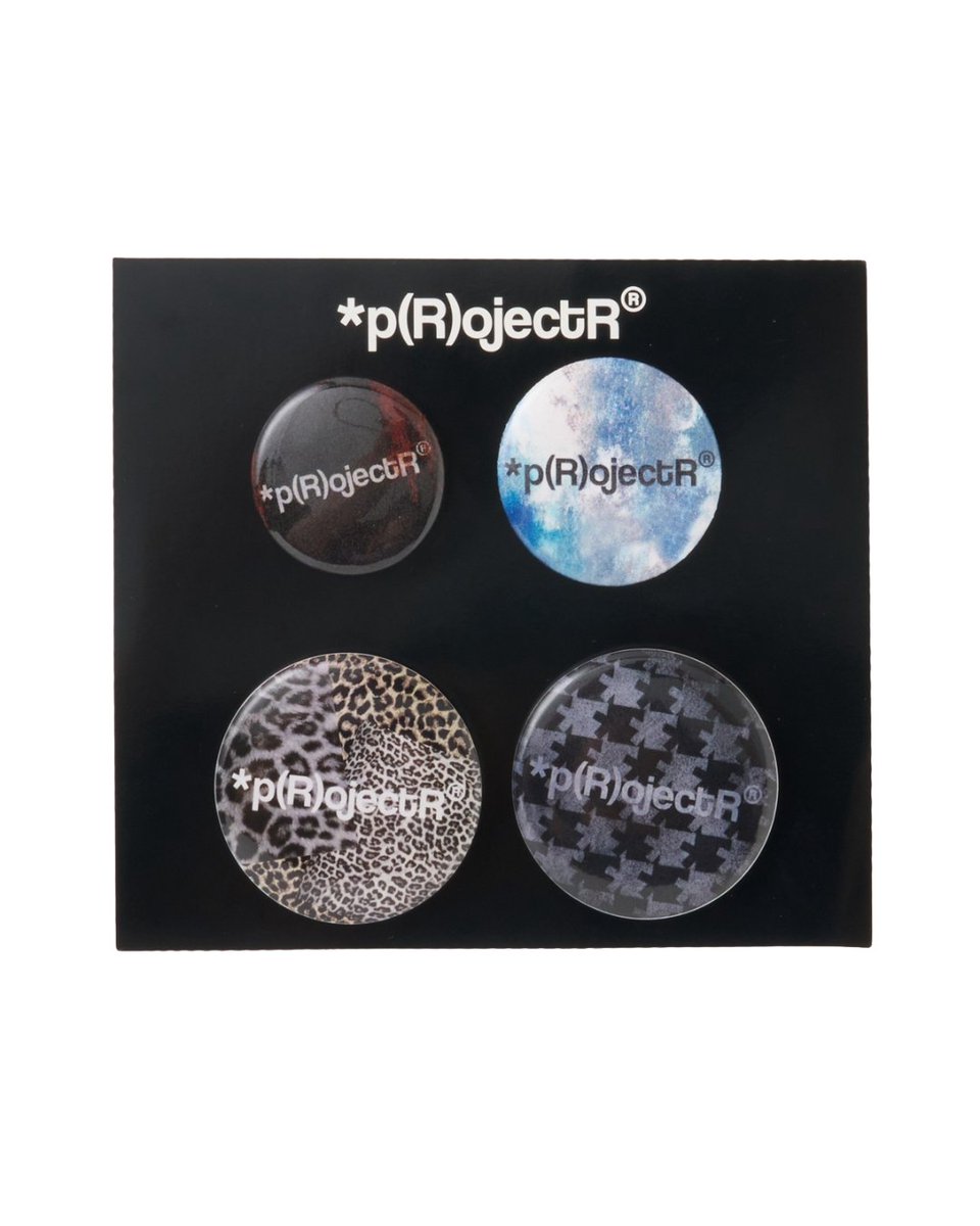 projectr___'s tweet photo. 【PRE-ORDER】*p(R)ojectR® SPECIAL PRE-ORDER ITEMS

■Graphics Can Badge
衣装のジャケットについた缶バッチのデザインをオマージュ。フーディーやTシャツとの組み合わせもお楽しみください。

■受注販売期間
2026/8/15（土）～8/21（金）

■ONLINE STORE
https://t.co/yjTQ6MD5NP https://t.co/OGOWIIXKIf