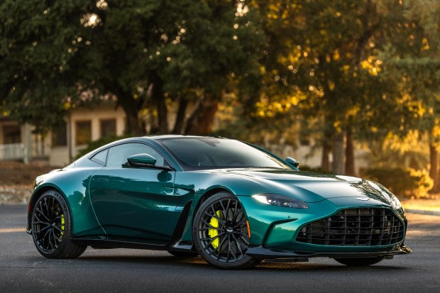 Blogaraje's tweet photo. !Feliz #jueves! #AstonMartin https://t.co/h35WKgUnm2