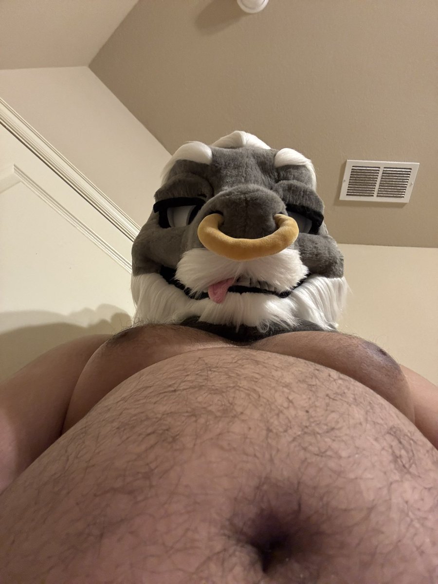 Sharkboof's tweet photo. Titty Thursday.. https://t.co/B0NTq7kds9