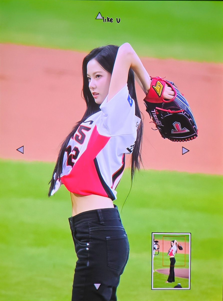 utokkisunflower's tweet photo. Hot pitcher Yujin 🔥 https://t.co/iwPk0HLja4
