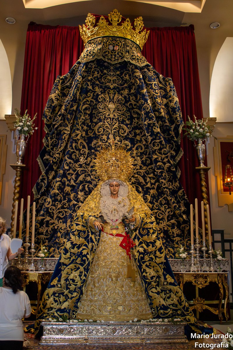 MarioJuradoPH's tweet photo. Besamanos en honor a María Santísima de la Paloma. 🧵(1/2)

@Hdad_LaPaloma #CofradíasMLG https://t.co/xlbVfnw20D