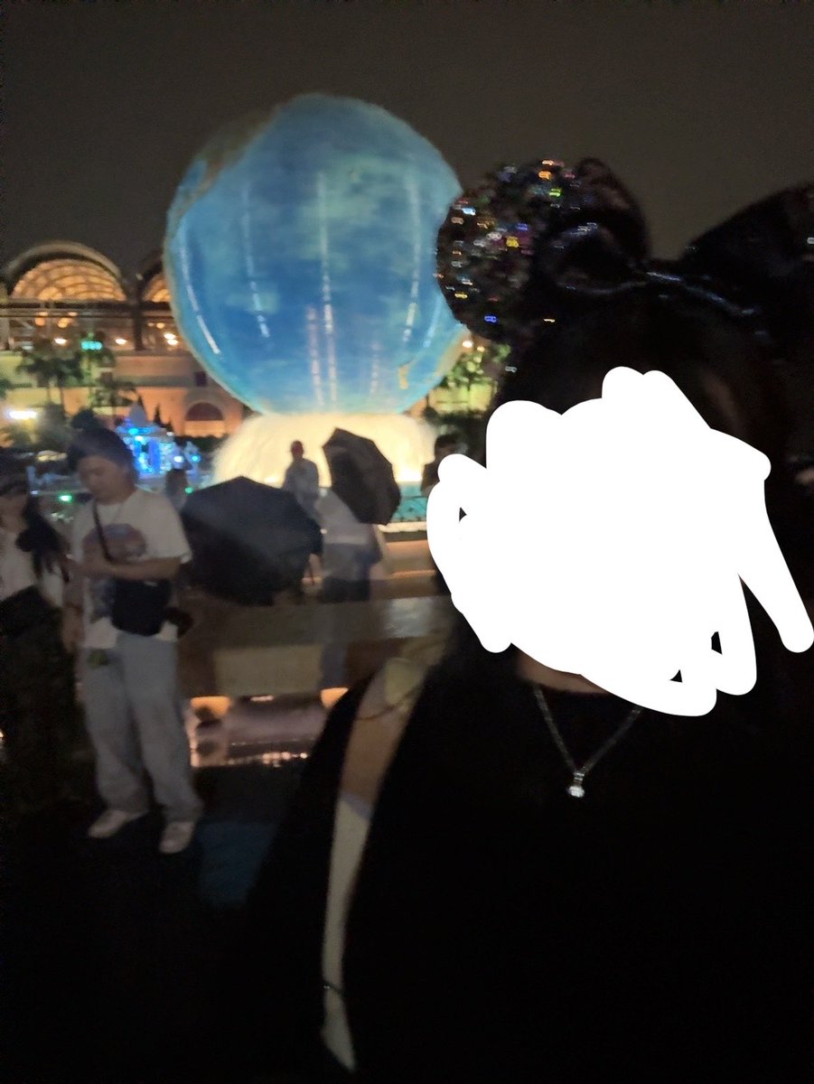 okanehoshii7's tweet photo. 酔っ払って買ったディズニーチケットで、1人ディズニー楽しんできたぞー！！

ディズニーは酒を飲むところです‼️
サイコー🎶
今度は朝から行きたいね〜😍 https://t.co/JjNi2hkO7n