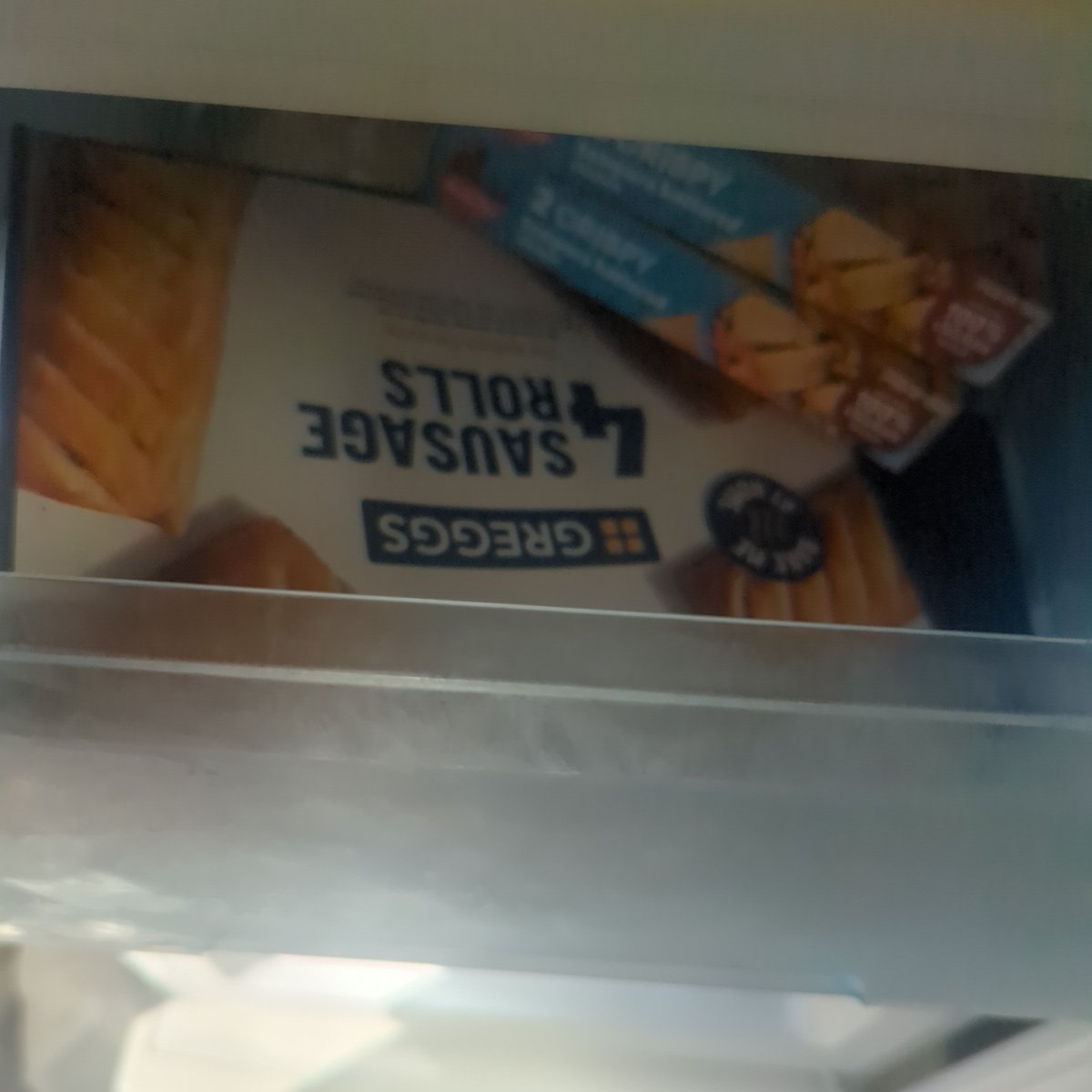 BasedBritannia's tweet photo. @ukipperlad Greggs sausage roll https://t.co/SiogiS7lSC