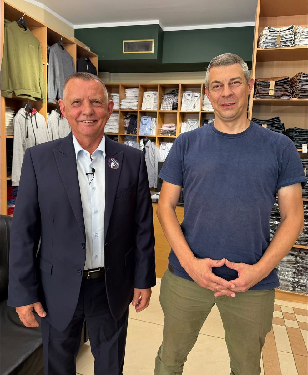 marian_banas's tweet photo. Panie Maciej Szczygieł serdecznie dziękuję za zaproszenie i spotkanie. 

Kraków zasługuje wreszcie na gospodarza, a nie partyjnego kolesia. 

Razem odzyskamy Kraków!

Czas na porządek! ✌️

#BANAS2026 https://t.co/zutrCzdtX5