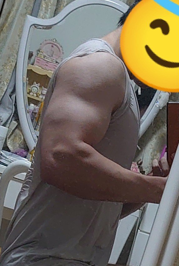 throwin_knife's tweet photo. 今日の腕！
今日も腕はいつものセットで重量に変化はなし。
セット中、やりきった後の疲労感は同じ。
だらけてるって感じでもなし🤔
次はいつ重さ増やしていけるかな…バネ指治らないと苦しいか…😭 https://t.co/zmWYbquHjF