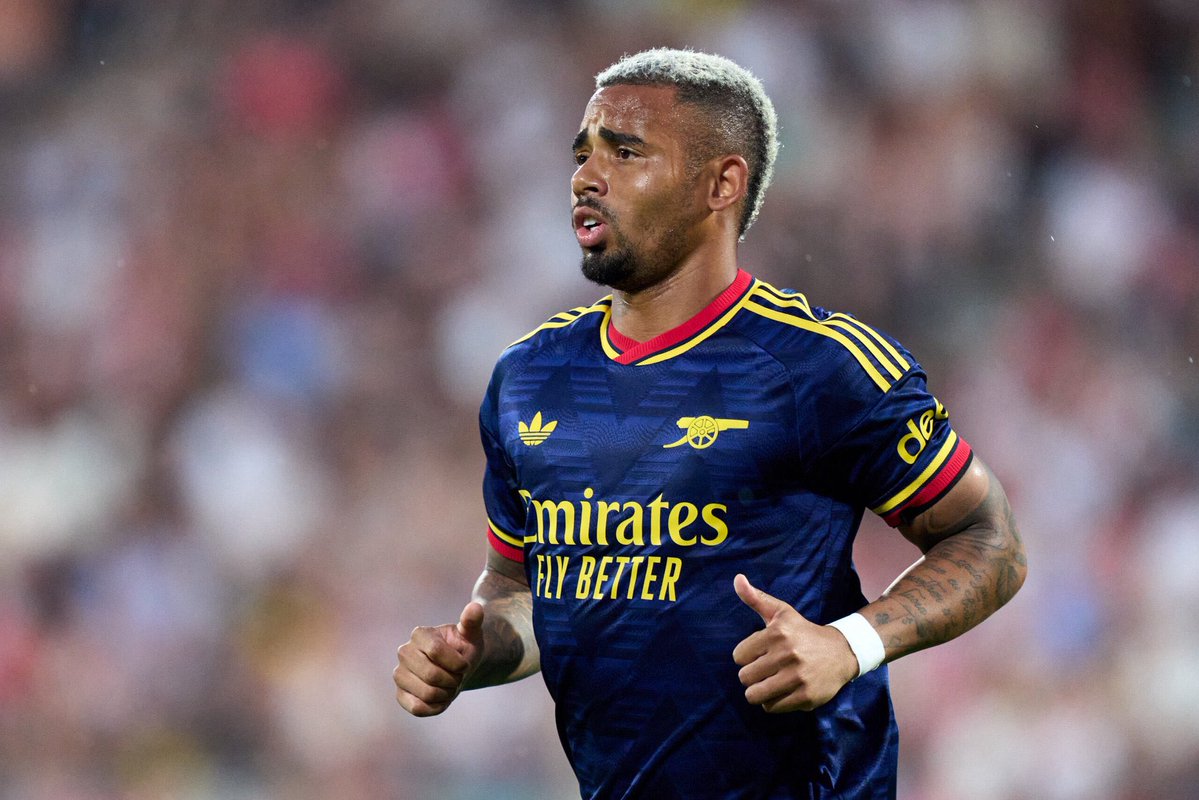 FabrizioRomano's tweet photo. 🚨🔵⚪️ Napoli are aware of conditions to sign Gabriel Jesus and talks took place on club side.

Deal now depends on Napoli exits (more needed after Lukaku) and agreement on personal terms. But talks underway. 🇧🇷

🎥🇮🇹 https://t.co/98Ph5jDVYH https://t.co/L3tfTxvSnM