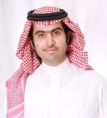 AZK_SA's tweet photo. من هو مازن السديري - رئيس هيئة السوق المالية- الجديد؟

السيرة الذاتية:

• 2003: بكالوريوس الهندسة الصناعية من جامعة الملك سعود.

• 2008: الماجستير في العلوم المالية من المعهد العالي للإدارة (ISG) في فرنسا.

• 2008 – 2009: عمل في قسم بحوث الأسهم لدى بنك ديغروف في بلجيكا

• 2010 – 2011: عمل محللًا لقطاعي الطاقة والبتروكيماويات في سامبا كابيتال.

• 2012 – 2017: شغل منصب رئيس أبحاث المبيعات في الاستثمار كابيتال. 

• مارس 2017 – أبريل 2024: شغل منصب رئيس إدارة الأبحاث في الراجحي المالية.

• 15 مايو 2024: مستشارًا بالأمانة العامة لمجلس الوزراء بالمرتبة الممتازة.
• 13 أغسطس 2026م: رئيساً لهيئة السوق المالية بمرتبة وزير.
