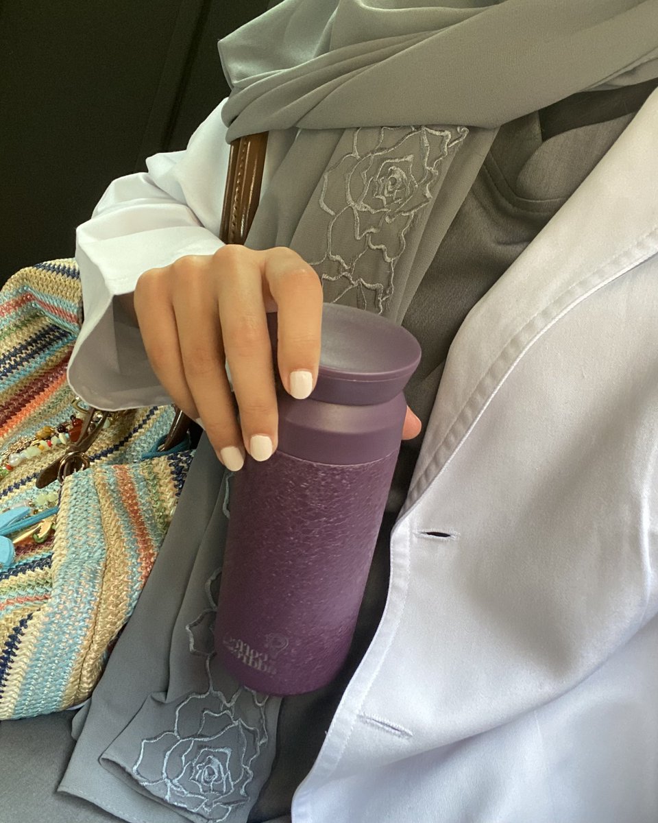 OTfahdah's tweet photo. متحمسة للدوام عشان المق الجديد https://t.co/Yg3eEyBSZz