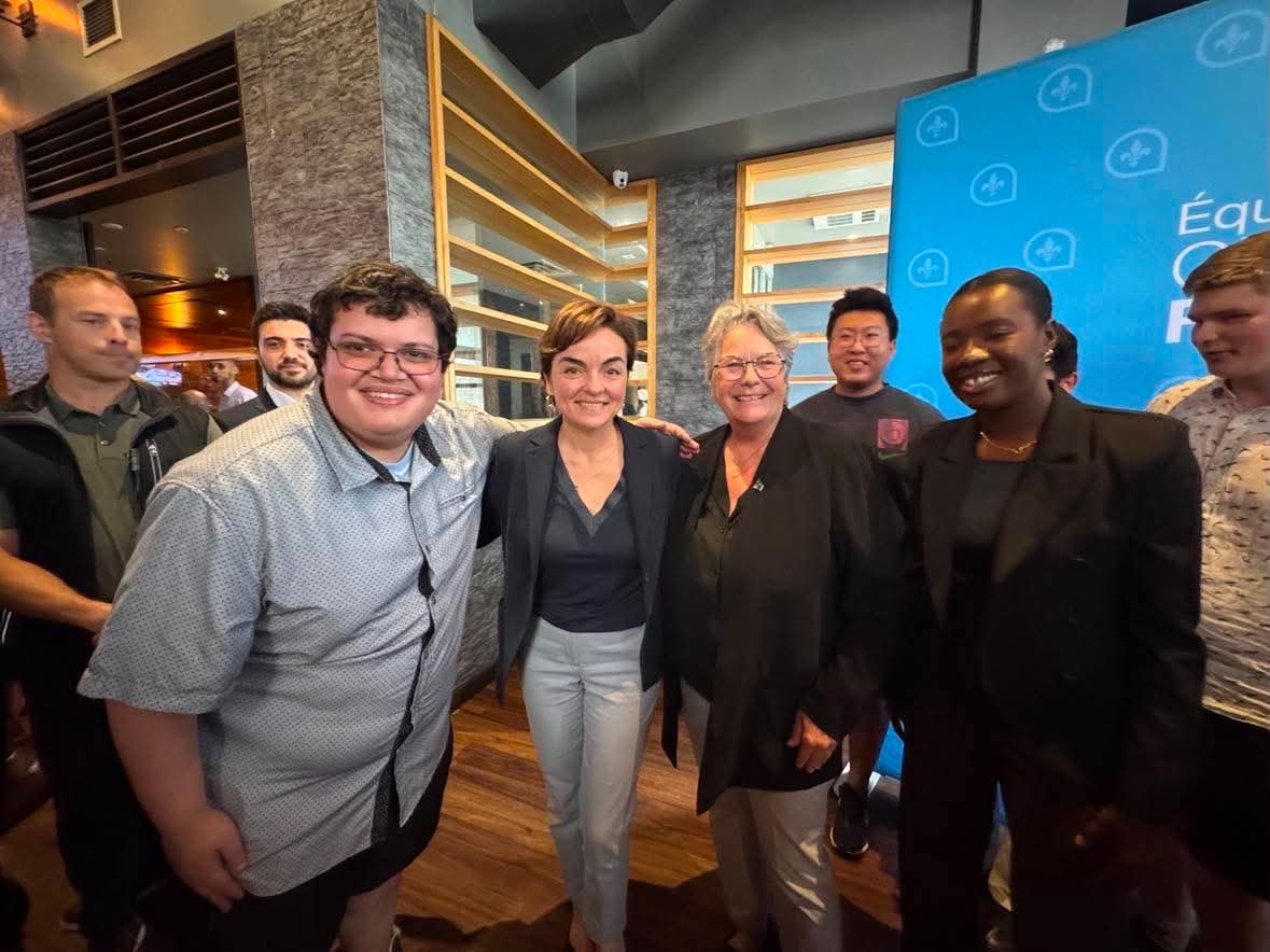 rouleauchantal's tweet photo. 🩵 🏙️Rassemblement partisan à Montréal!

Hier après-midi, notre cheffe et première ministre, @CFrechette, était à Montréal pour retrouver nos militants et nos élus, mobilisés et prêts pour la suite!

À l’approche des élections du 5 octobre, chaque rencontre compte. Nous avons une équipe solide, déterminée à défendre les priorités des Québécois et à continuer de faire avancer Montréal et toutes les régions du Québec.

Un immense merci à toutes celles et tous ceux qui étaient présents! 🙌

Le 5 octobre, joignez-vous à nous et soutenez l’équipe Christine Fréchette! 🩵 #polqc