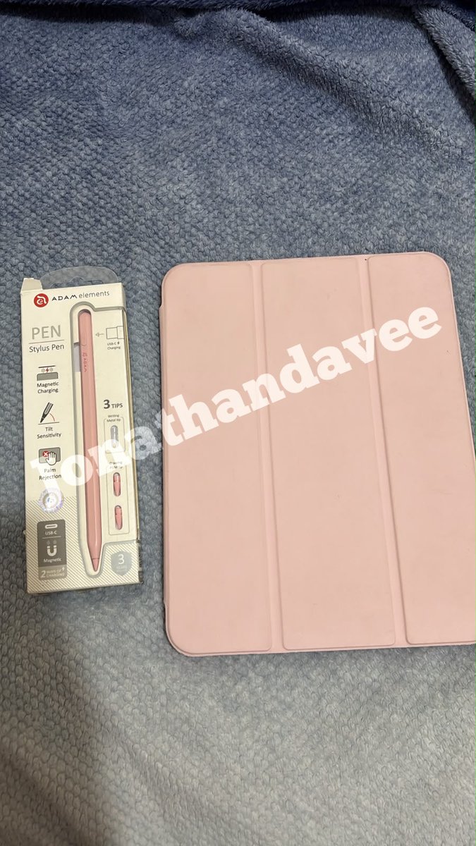 JonathanDa84215's tweet photo. [WTS]

iPad Wifi 128GB - Pink (A16)
Gen 11 2025, 11 inch

Mulus like new. Dus lengkap. Dijual karena jarang dipakai.
Pembelian 9 sept 25
Dapet : 
- Stylus Pen (beli di ibox)
- Case iPad (Dapet 3)
- BH 100% cc 45
- Garansi on sampai 8 Sept 

7,5 nego. Bisa COD Tangerang￼/Jakarta https://t.co/Gz65Epf8lx