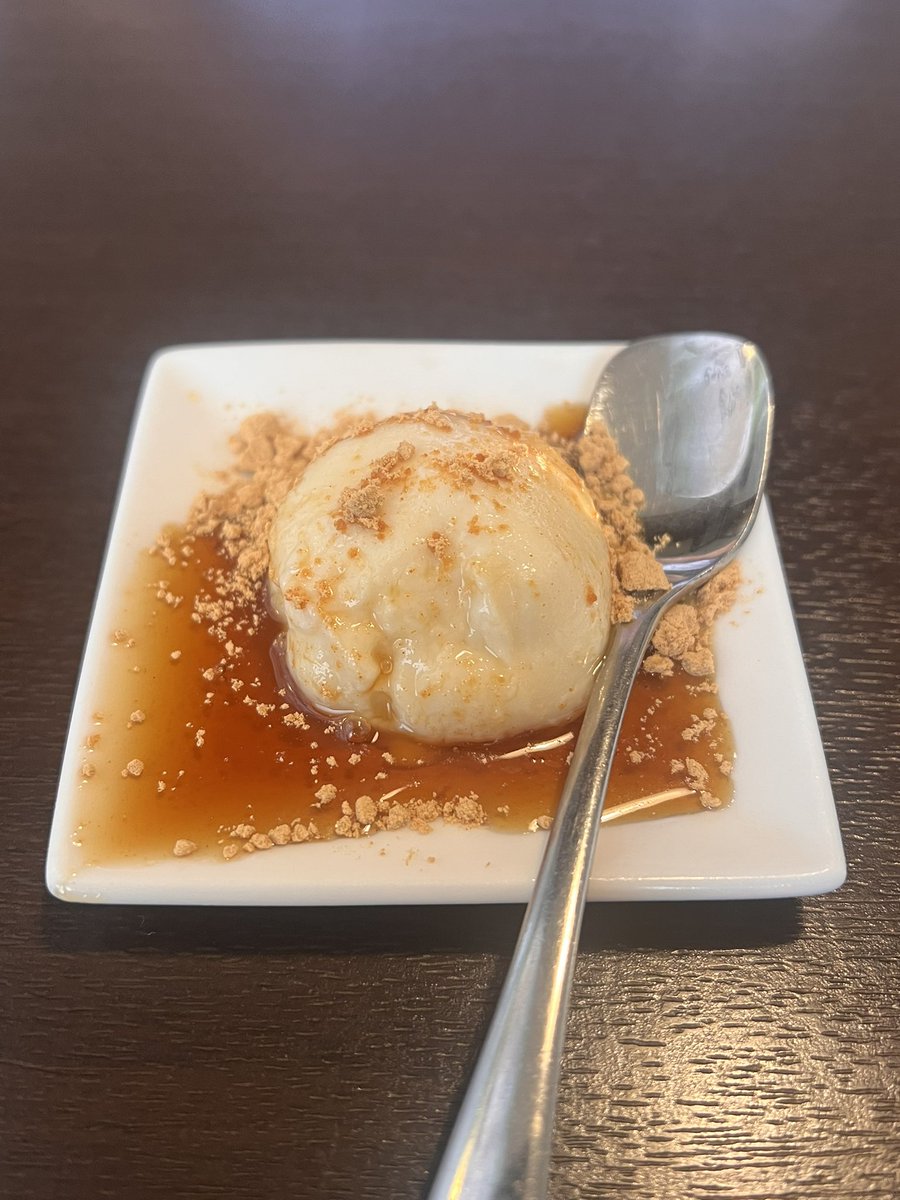 Luito3512's tweet photo. 宮城に到着後
父方の母の親��にお線香をあげてその後
朝ごはんには　人気の食堂へ！
すぐ売り切れちゃうスペシャル定食…
ではなく！
8月の特選定食を！！鴨肉とかのすき焼きなど！
デザートにはお豆腐を使ったもの！
とっても美味しかった！！ https://t.co/gDaWc3Wunm