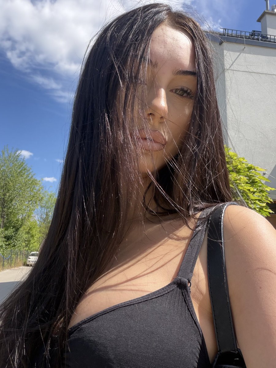 AliceeFind0m's tweet photo. pieniążki dla Pani raz raz pieski🐶💸

@rt_feetdom  @RTDoms https://t.co/2Z0cPGokRz