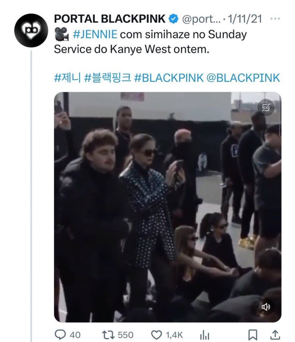 lkhb_Vante's tweet photo. A jennie literalmente foi no evento de retardado do kanye west sua vagabunda https://t.co/RqCej7fcD6