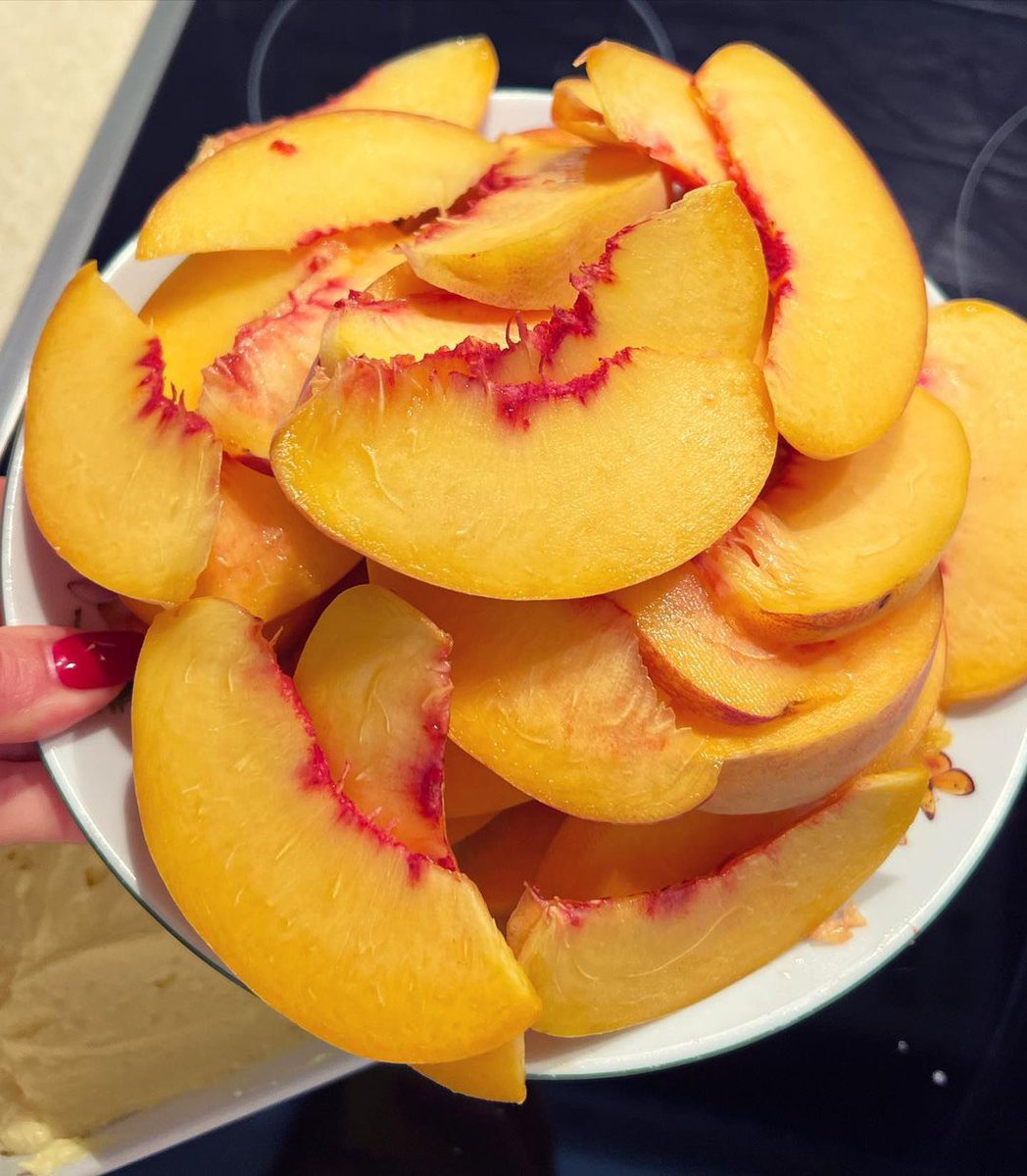 Kayla1_188's tweet photo. Do you want some? I've cut it up for you. https://t.co/gnz9pDZFBa