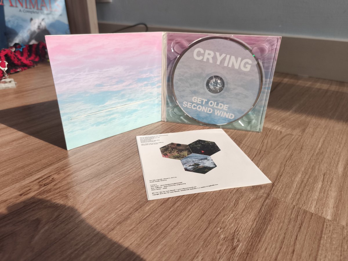 siakap_boy212's tweet photo. posting that i got this CD of get olde / second wind by @cryingband cuz AINT NO FUCKING WAY I GOT THIS FOR ONLY 20 BUCKS AT THE USED SECTION??? DON'T PMO BRUHH
CD so #shocking and #mythical i still think about it 24/7 after three days, never knew ts even existed #loveyou https://t.co/peVZI852J5