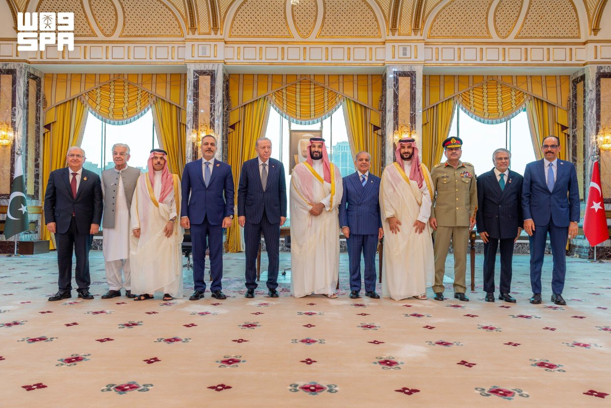 AJELNEWS24's tweet photo. عاجل 🔴 

تركيا: 

اتفاق مكة مع السعودية و باكستان ؛ سيركز على الإنتاج المشترك في الصناعات الدفاعية .

🇵🇰🇹🇷🇸🇦 https://t.co/GqE72lUJnb