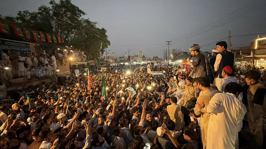 PTIofficial's tweet photo. ستمبر 27 اسلام آباد

بِالْقِسْطِ-Long March

كُونُوا قَوَّامِينَ بِالْقِسْطِ شُهَدَاءَ لِلَّهِ- سورۃ النساء 4:135

یعنی: ”انصاف پر مضبوطی سے قائم رہو اور اللہ کے لیے گواہی دو۔“

سورۃ الحدید، آیت 25:

لِيَقُومَ النَّاسُ بِالْقِسْطِ
“تاکہ لوگ انصاف قائم کریں۔“
 
LongMarchOnSeptember27th