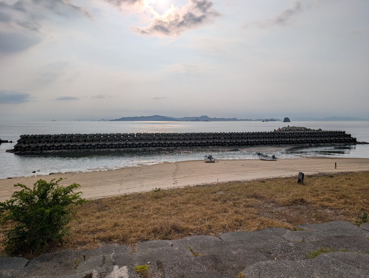 CodebreakerJnsn's tweet photo. 北条の夏の海 https://t.co/1rmhDEwLiV