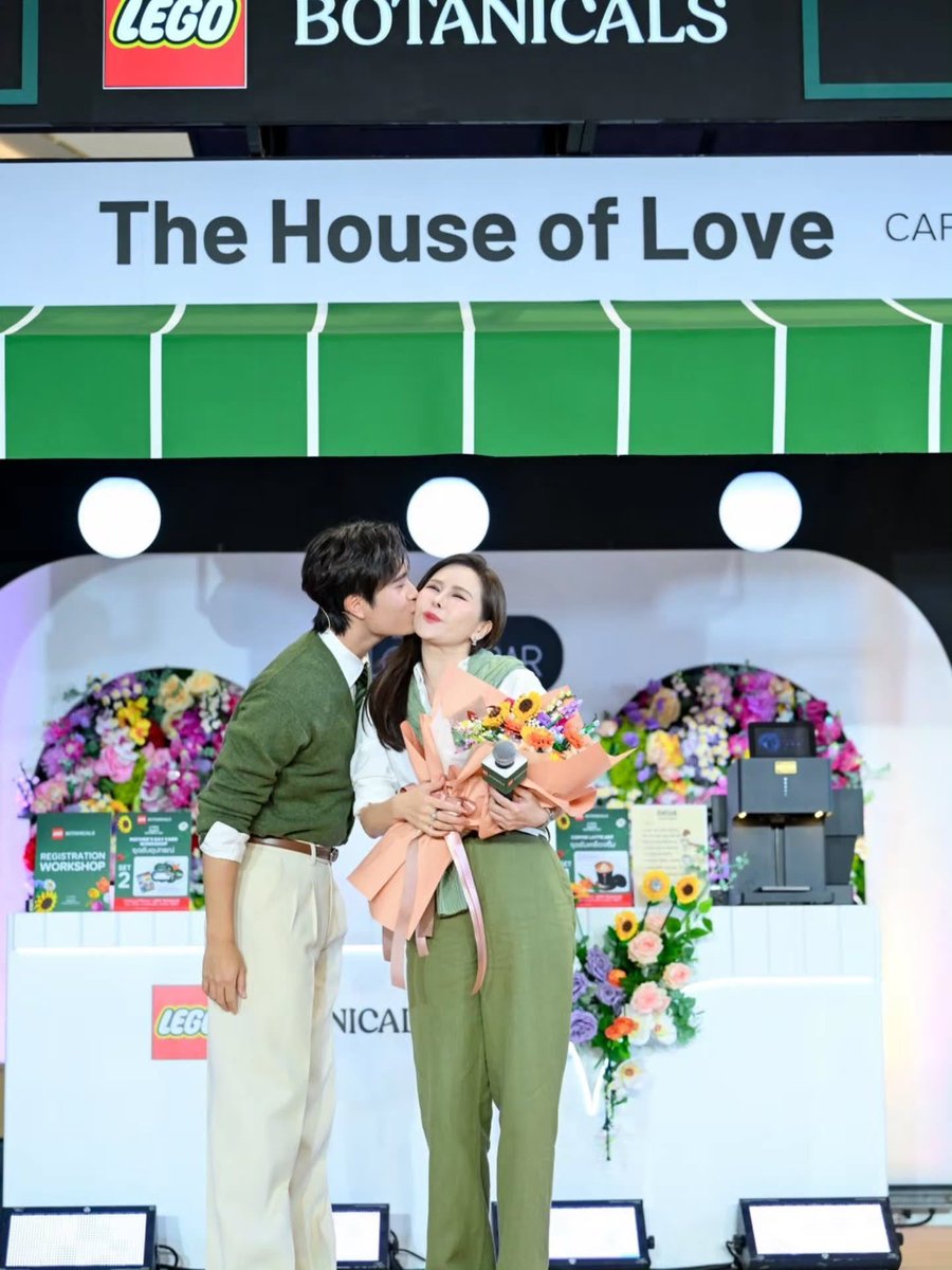 Geminint_family's tweet photo. ♊️ IG Update | gemini_nt 

มาเติมเต็มโมเมนต์พิเศษในวันแม่ กับ LEGO® Botanicals The House of Love Café 💐พร้อมโปรโมชั่นพิเศษภายในงาน
ที่ Fashion Hall ชั้น 1 Siam Paragon
🗓 9–16 สิงหาคม 2569

#GeminixLegoSiamParagon
#LEGOTH #LEGOBricksThailand
#Gemini_NT #เจมีไนน์ @gemini_ti https://t.co/LPTpOMOh2A