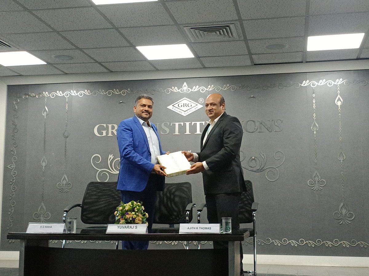 GRGSMS01's tweet photo. #CXOTALK | #CustomerExperience as a Competitive Advantage
@GRGSMS01 hosted a CXO Talk by Mr. S. Yuvaraj, AVP–Sales, TNCD LLP, on how CX drives customer loyalty, brand advocacy &amp; sustainable growth. #MBA students gained valuable insights from industry practices.

#GRGSMS #KCW #GRG https://t.co/MtVrUbXu2a