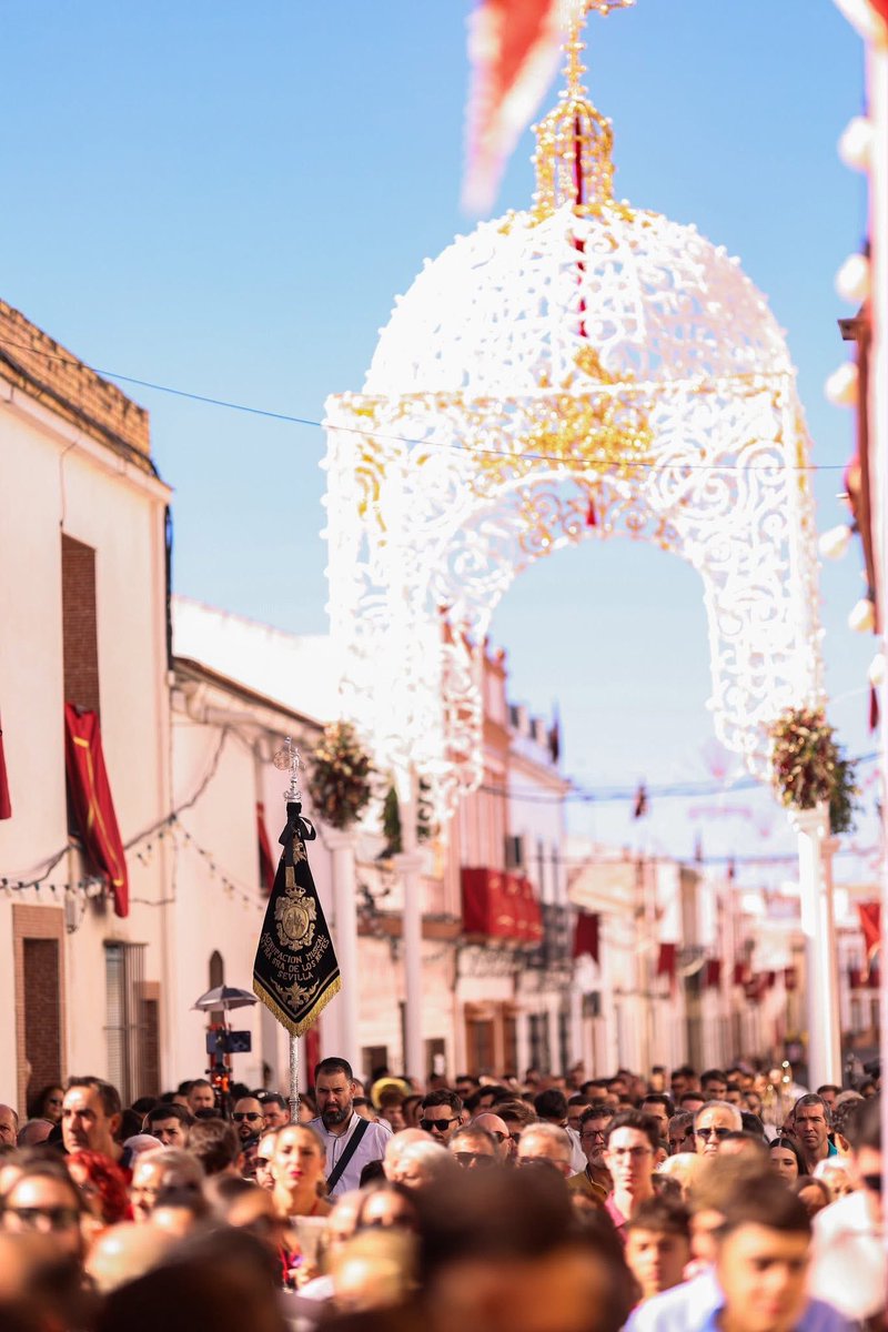 CruzdeAbajo_'s tweet photo. A tan solo un mes de volver a vivir un nuevo Domingo de Gloria…❤️

En un mes Paterna volverá a florecer en pleno septiembre, celebrando como es tradición la Exaltación a la Santísima Vera Cruz de Abajo.

📸 Daniel Valencia 

#DePaternaLoMasGrande https://t.co/vRGZMuXSvw