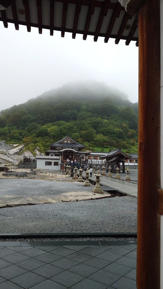 yujiko111's tweet photo. 青森はたくさん観光できるね
弘前城、青森駅、恐山、酸ヶ湯温泉
どこもすごい！
#青森 https://t.co/7FQS7dUDiy