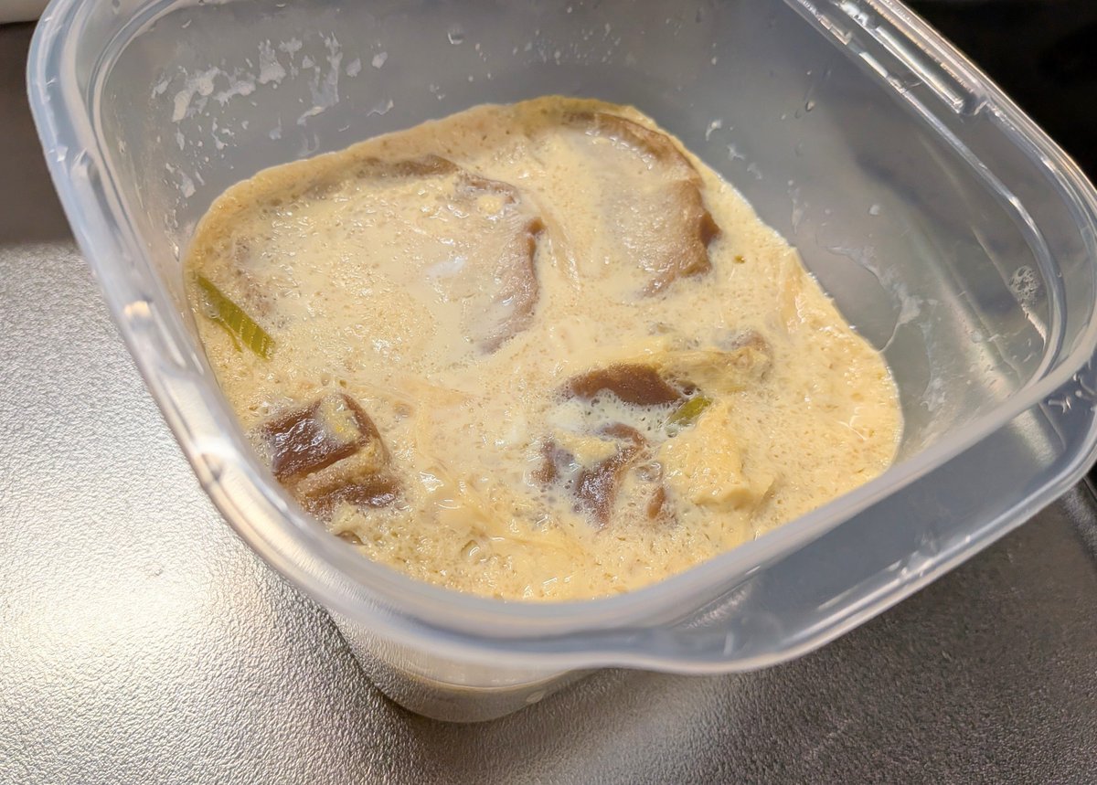 rssShinobu's tweet photo. 晩ごはんだっちゃ！

今夜は…
アスパラとチョリソーの
ペペロンチーノ🍝

お弁当の分もGET！😆👍

にゅう麺の汁が残ってたので…タッパー茶碗蒸しにしました〜♪

ふぅ～😚
腹いっぱい🧡
ご馳走様でした！🙏 https://t.co/dMcBqIOf76