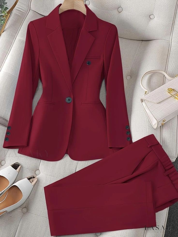 Destiny51288475's tweet photo. This outfit is for working class ladies that loves to look corporate.
It's come in different colors,send a dm to order or chat me on whatsapp using the link on my bio 
We deliver nationwide https://t.co/t7LuALSXQN